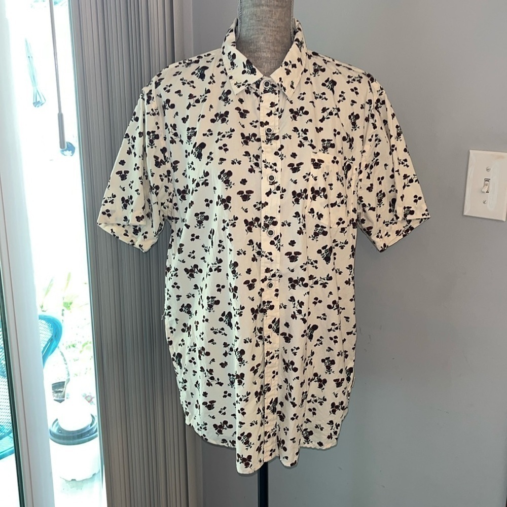 VSTR Premium Shirt Adult Large White Red Green Floral Print Pocket Casual Mens